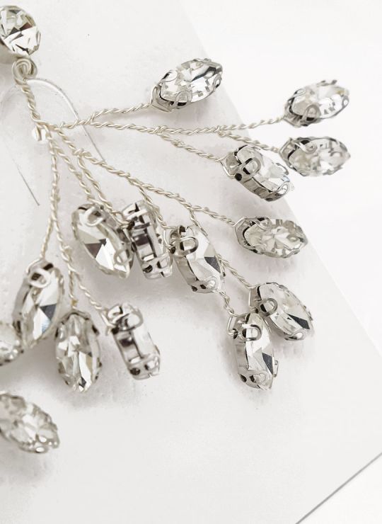 ARETES EN BISUTERIA FINA CON BRILLANTES Y MICROCIRCONES DISEÑO D/AMOON COLECCION