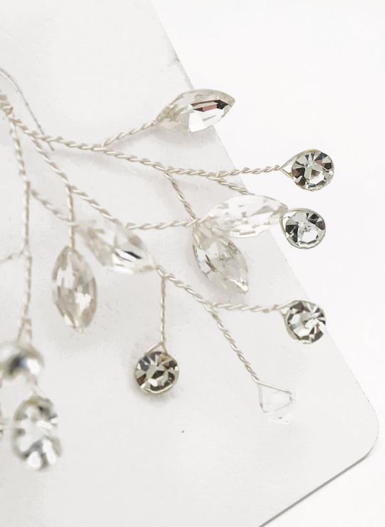 ARETES EN BISUTERIA FINA CON BRILLANTES Y MICROCIRCONES DISEÑO D/AMOON COLECCION