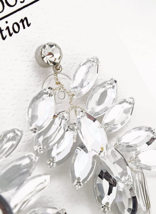 ARETES EN BISUTERIA FINA CON BRILLANTES Y MICROCIRCONES DISEÑO D/AMOON COLECCION