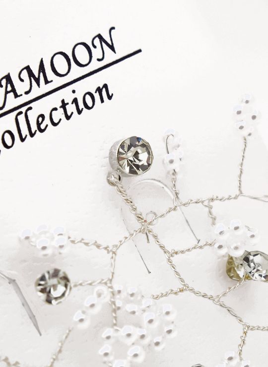 ARETES EN BISUTERIA FINA CON BRILLANTES Y MICROCIRCONES DISEÑO D/AMOON COLECCION