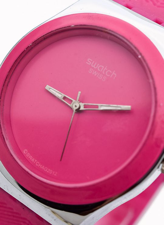 RELOJ ANALOGO CALIDAD AA DISEÑO EXCLUSIVO PULSO SILICONA O  CUERO SINT / NO SUMERGIBLE
