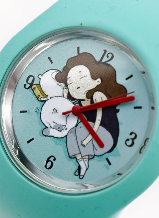 RELOJ ANALOGO CALIDAD AA DISEÑO EXCLUSIVO PULSO SILICONA O  CUERO SINT / NO SUMERGIBLE