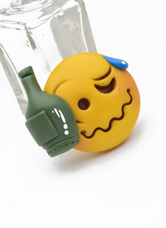 PIN/PRENDEDOR EMOTICON PORCELANICRON COLORES  COLORES MEDIANO EXCLUSIVO