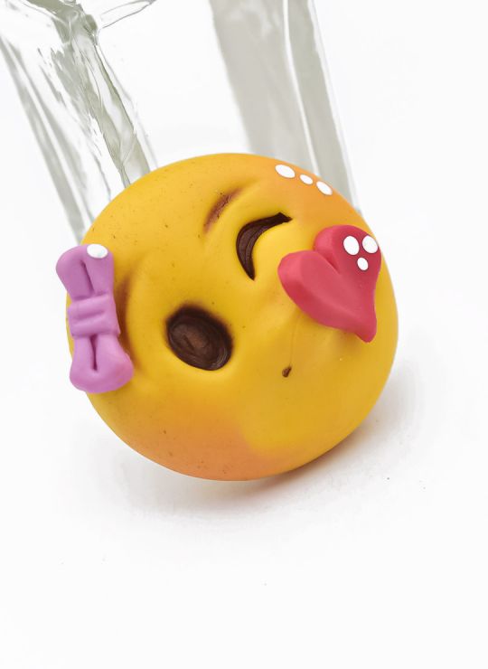 PIN/PRENDEDOR EMOTICON PORCELANICRON COLORES  COLORES MEDIANO EXCLUSIVO