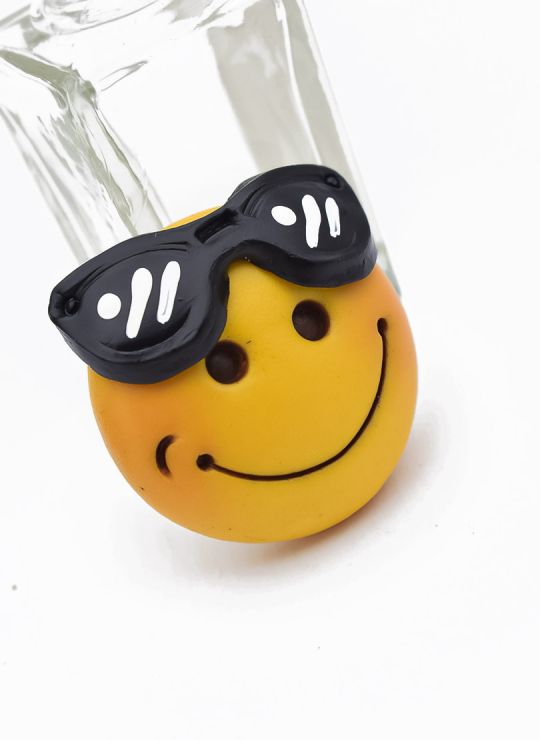 PIN/PRENDEDOR EMOTICON PORCELANICRON COLORES  COLORES MEDIANO EXCLUSIVO