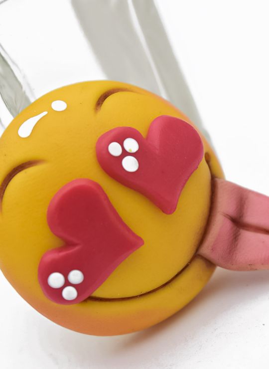 PIN/PRENDEDOR EMOTICON PORCELANICRON COLORES  COLORES MEDIANO EXCLUSIVO