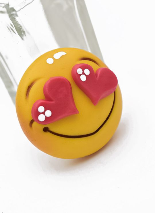 PIN/PRENDEDOR EMOTICON PORCELANICRON COLORES  COLORES MEDIANO EXCLUSIVO