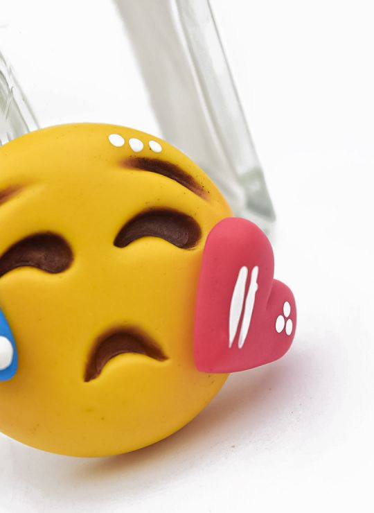 PIN/PRENDEDOR EMOTICON PORCELANICRON COLORES  COLORES MEDIANO EXCLUSIVO