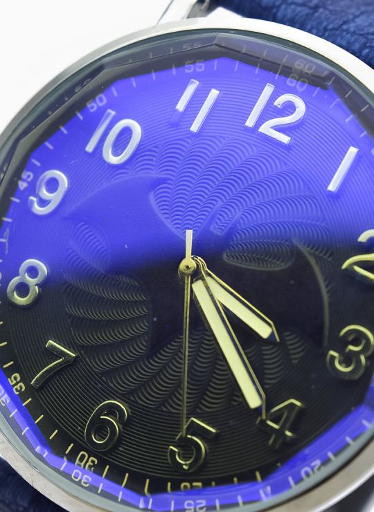 RELOJ PARA HOMBRE ANALOGO CALIDAD AA  DISEÑO EXCLUSIVO PULSO SILICONA O  CUERO SINT / NO SUMERGIBLE