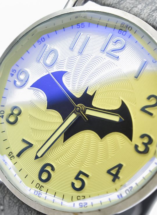 RELOJ PARA HOMBRE ANALOGO CALIDAD AA  DISEÑO EXCLUSIVO PULSO SILICONA O  CUERO SINT / NO SUMERGIBLE