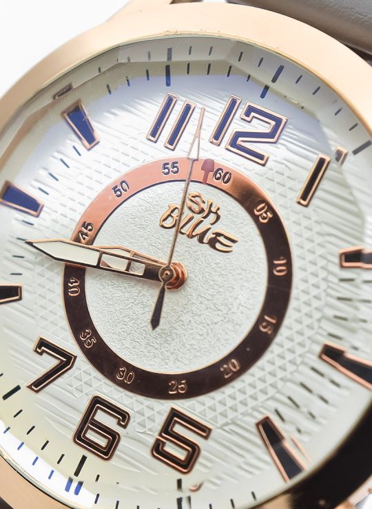 RELOJ PARA HOMBRE ANALOGO CALIDAD AA  DISEÑO EXCLUSIVO PULSO SILICONA O  CUERO SINT / NO SUMERGIBLE