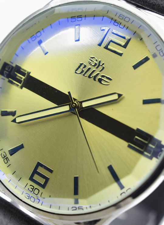 RELOJ PARA HOMBRE ANALOGO CALIDAD AA  DISEÑO EXCLUSIVO PULSO SILICONA O  CUERO SINT / NO SUMERGIBLE