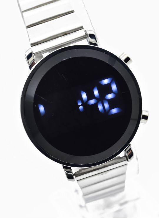 RELOJ LED CALIDAD AA PULSO METALICO FLEXIBLE / NO SUMERGIBLE