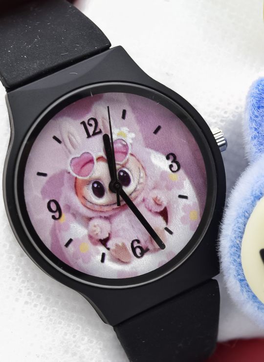 SET DE RELOJ CON LLAVERO PERSONAJE Y ESTUCHE DE LUJO