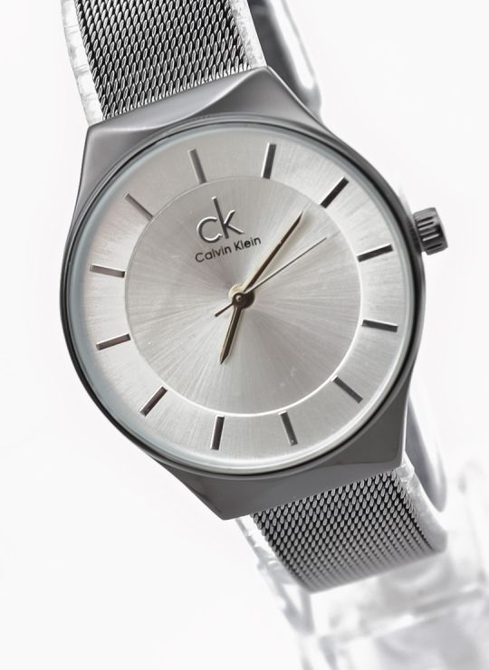 RELOJ ANALOGO CALIDAD AA PULSO METALICO / NO SUMERGIBLE