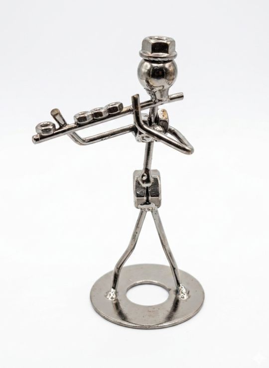 ADORNO METALICO ESPECIAL MUSICO PARA ESCRITORIO 16CMS 