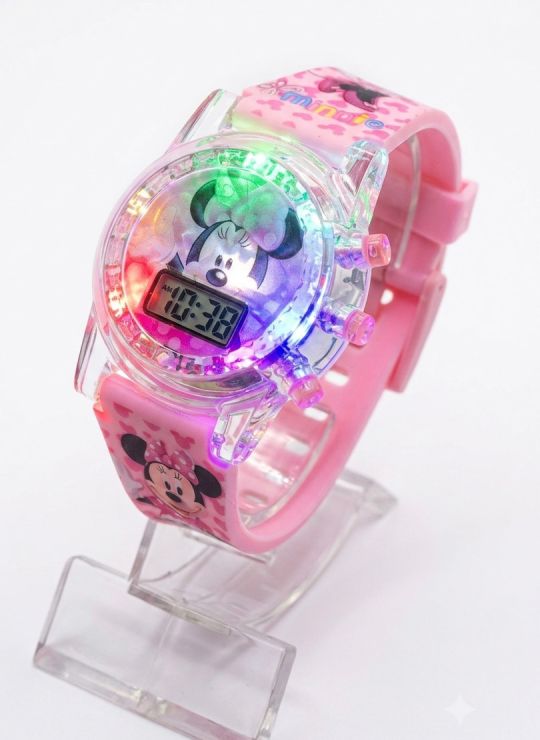 RELOJ INFANTIL LUCES DE COLORES DIGITAL/PERSONAJES/