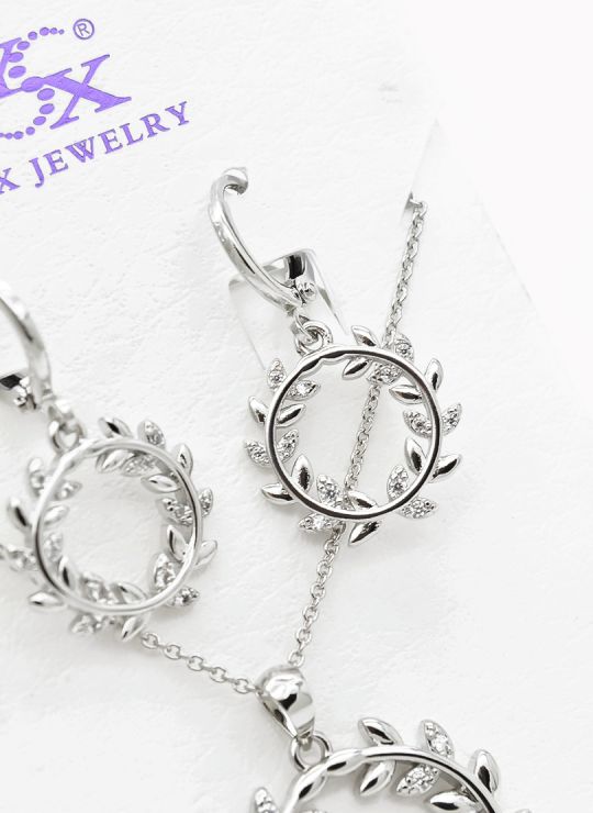 SET DE COLLAR Y DIJE EN RODIO CON MICROCIRCIONES/XUPING